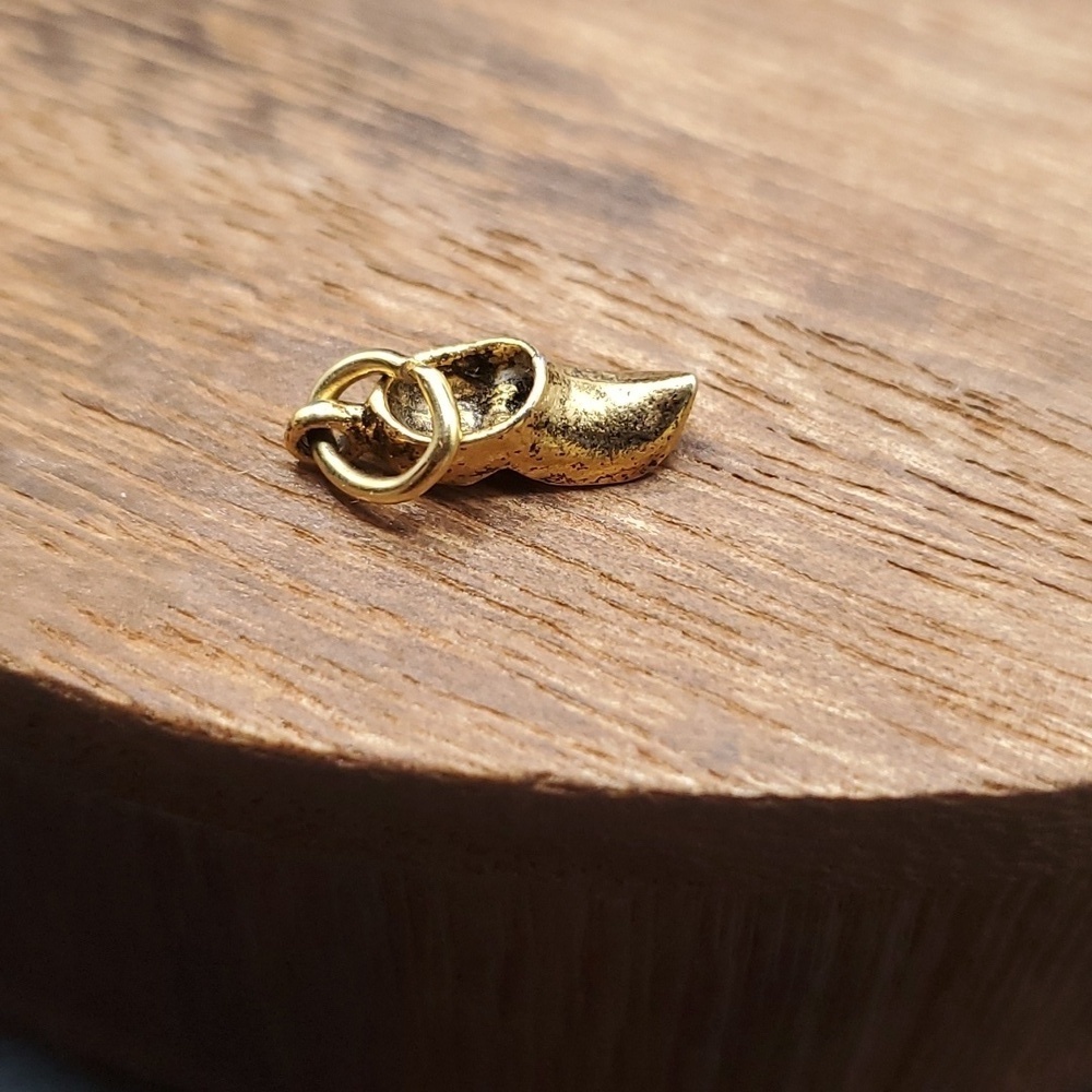 Clog Sweden charm‎ ✨️